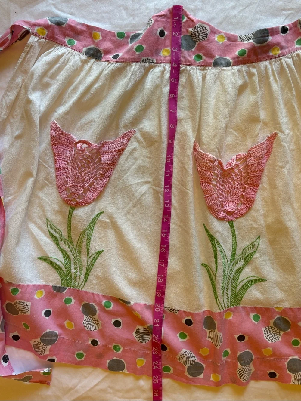 Vtg 1950 Pink Crochet Tulip Pocket Half Apron Geometric Mid-Century Girlhoodcore